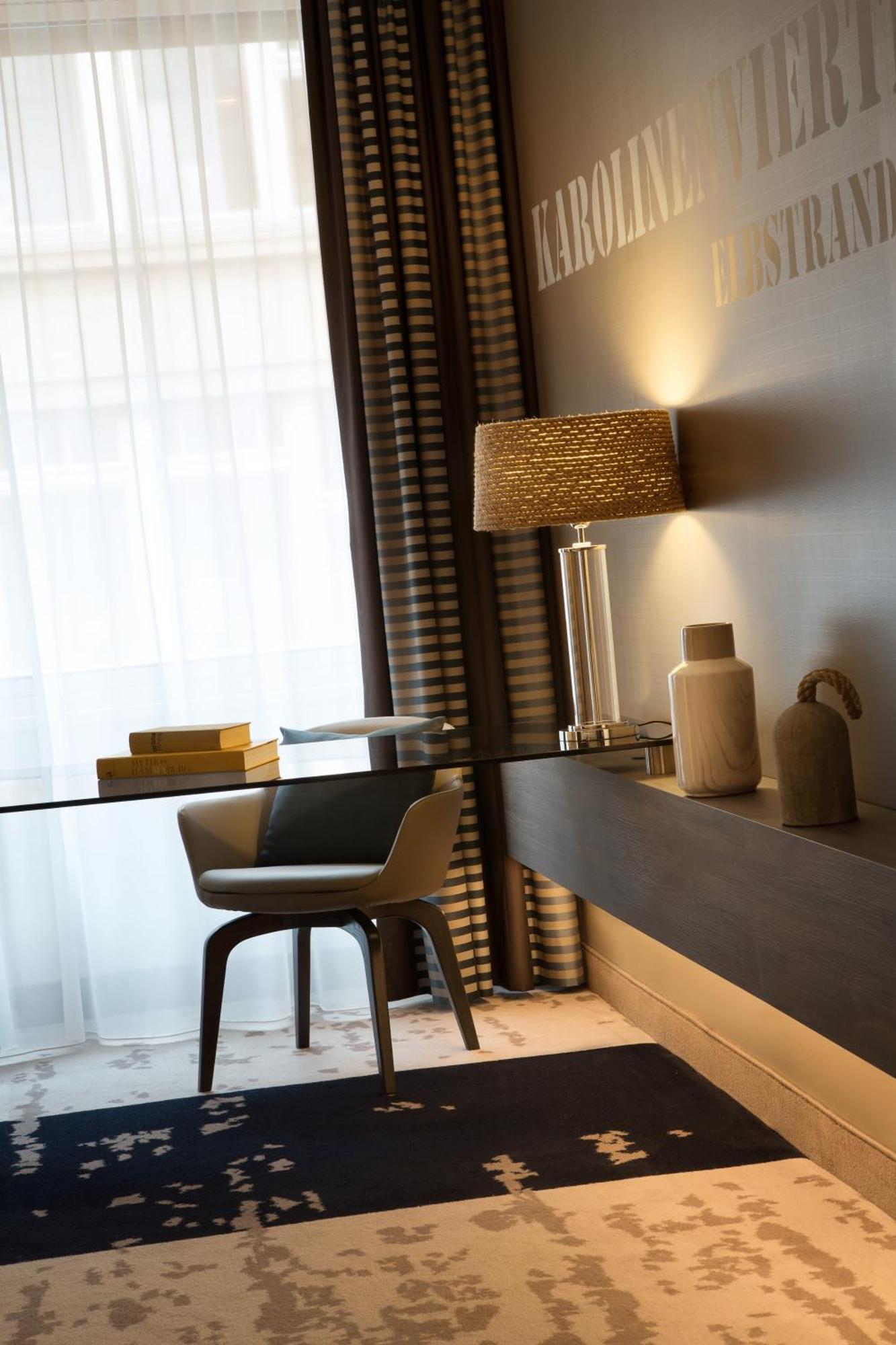 Deluxe Room, Guest room, 1 King,1643144346:JPEG