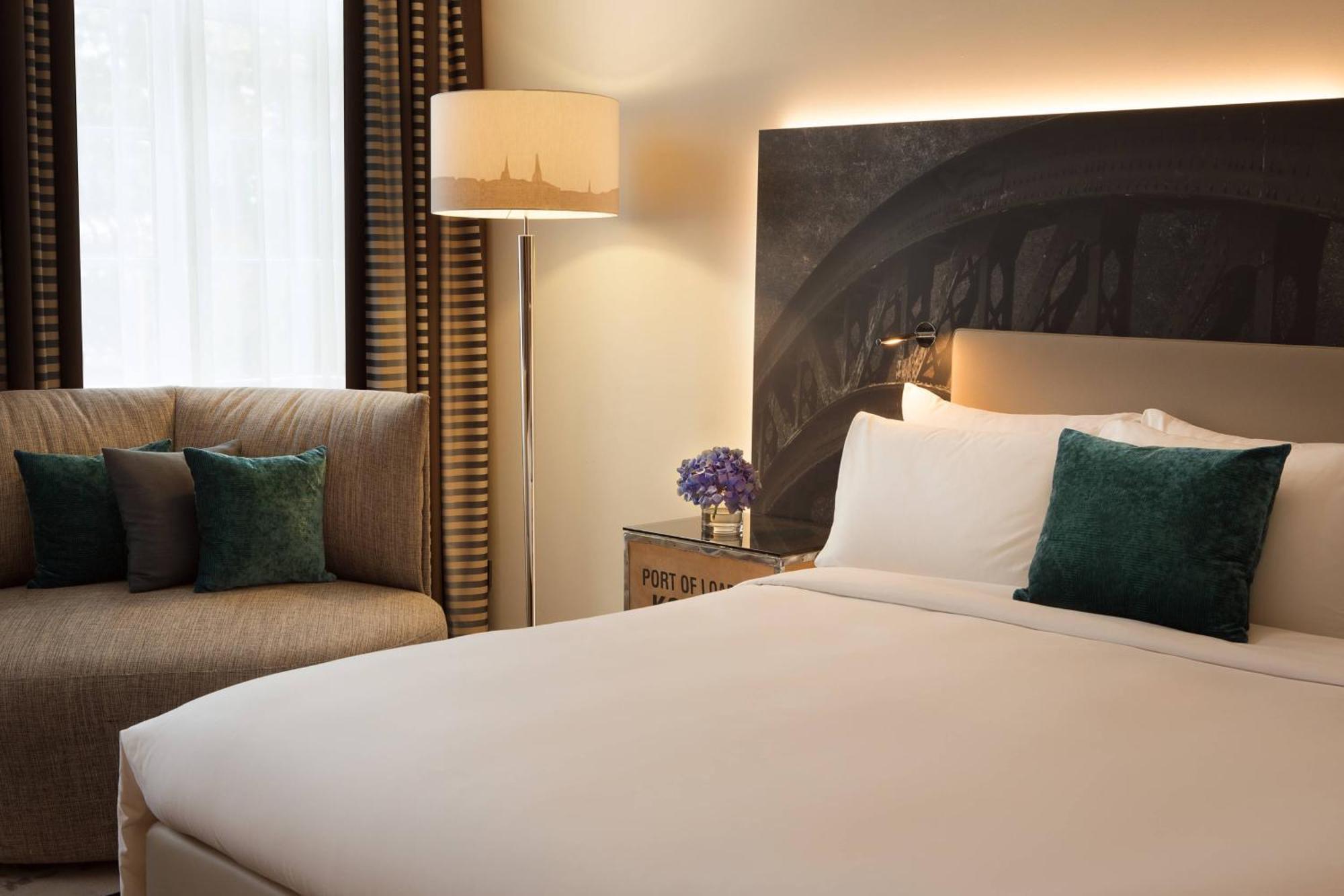 Superior Room, Larger Guest room, 1 King,1643144366:JPEG